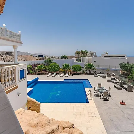 Luxury Nautilus Heated Pool *