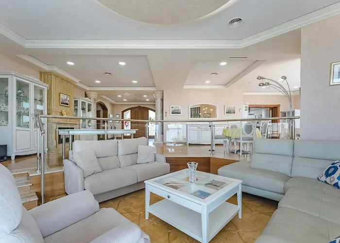 بيت للعطل Luxury Nautilus Heated Pool أذيخي