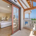 Luxury Nautilus Heated Pool 度假居 阿德耶