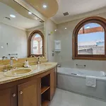 Luxury Nautilus Heated Pool * 阿德耶
