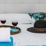 Luxury Nautilus Heated Pool 度假居