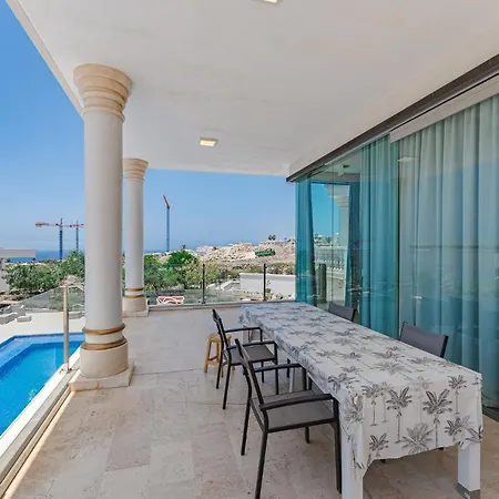 Luxury Nautilus Heated Pool Ferienhaus Costa Adeje (Tenerife)