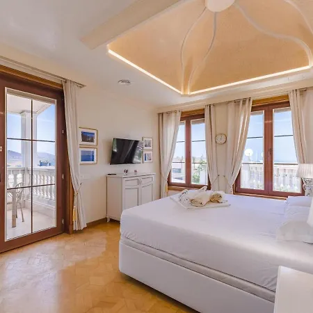 Luxury Nautilus Heated Pool *