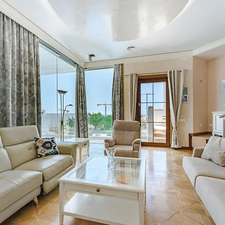 Luxury Nautilus Heated Pool * אדחה