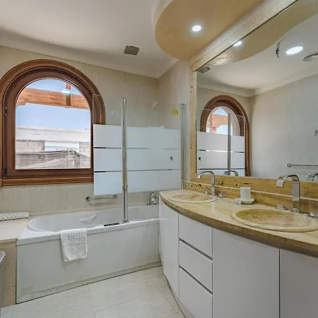 Luxury Nautilus Heated Pool