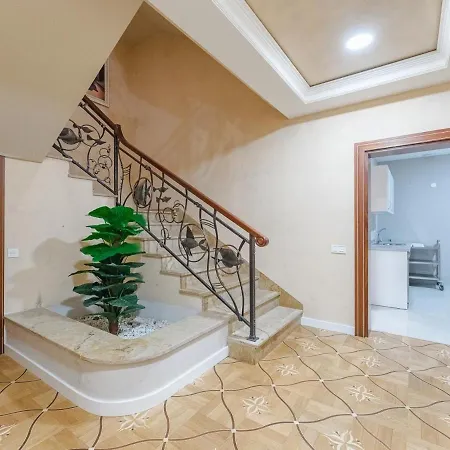 Luxury Nautilus Heated Pool Holiday home