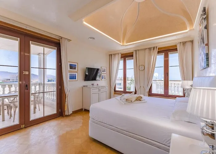 Luxury Nautilus Heated Pool *