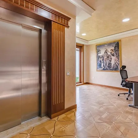 Luxury Nautilus Heated Pool